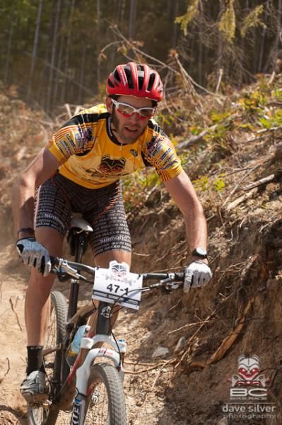 Geoff Kabush (Team Maxxis-Rocky Mountain) is a member of the winning mixed duo team.