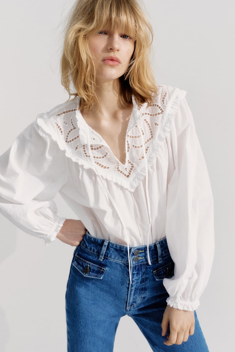 Broderie Anglaise-Detail Blouse