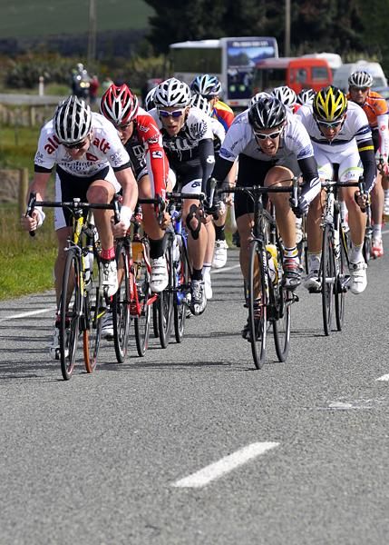 Floyd Landis of Cyclingnzshop.com - Bio Sport leads his bunch in an attempt to catch the leaders.
