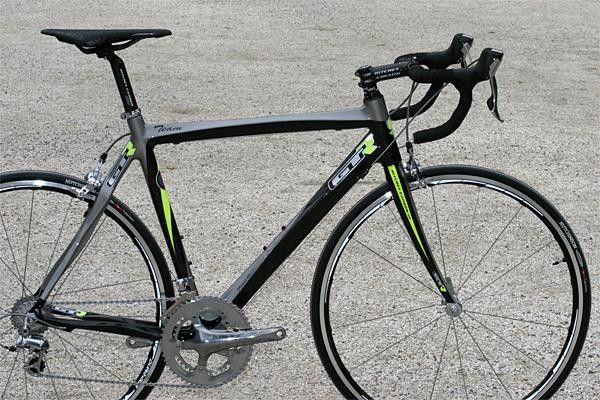 The GTR Team is kitted out with Dura-Ace plus Ritchey carbon components and fork.