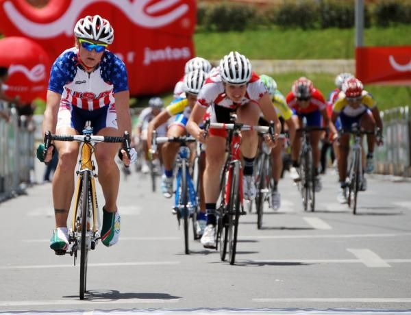 Theresa Cliff-Ryan (USA) wins the sprint for third place.