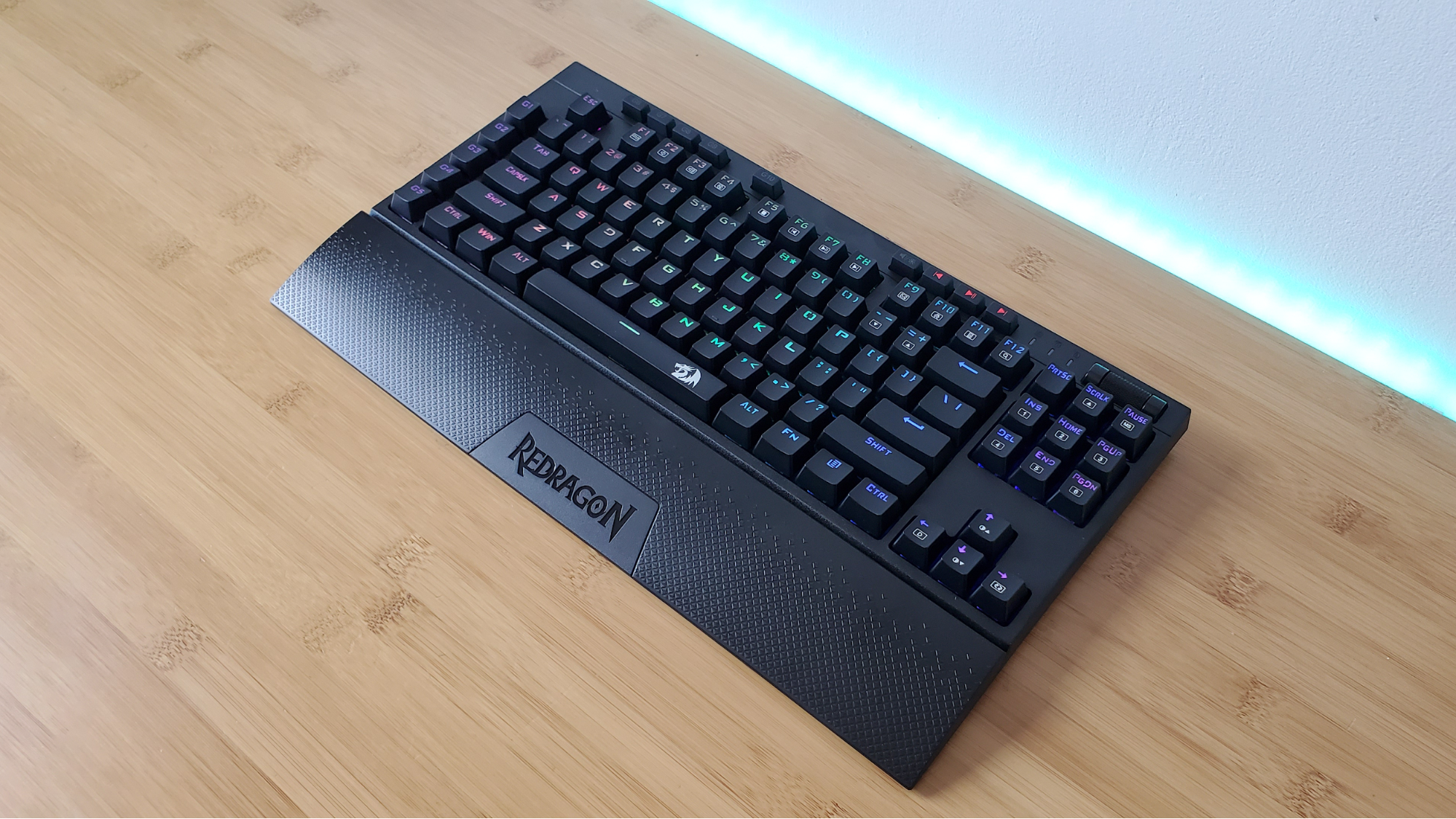 Best Budget Wireless Gaming Keyboard: Redragon K596 Vishnu