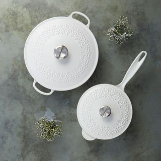 white ion casserole and pan