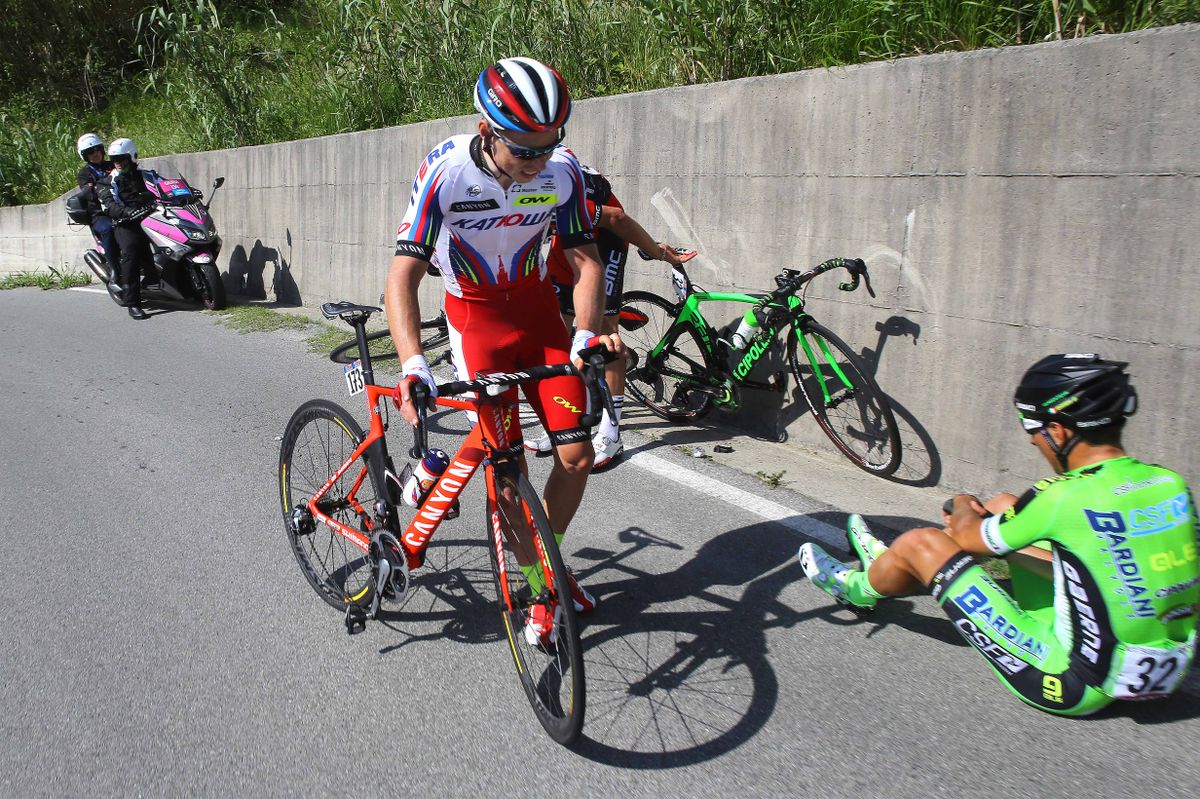 Chernetskii and Barbin on the ground on stage 2