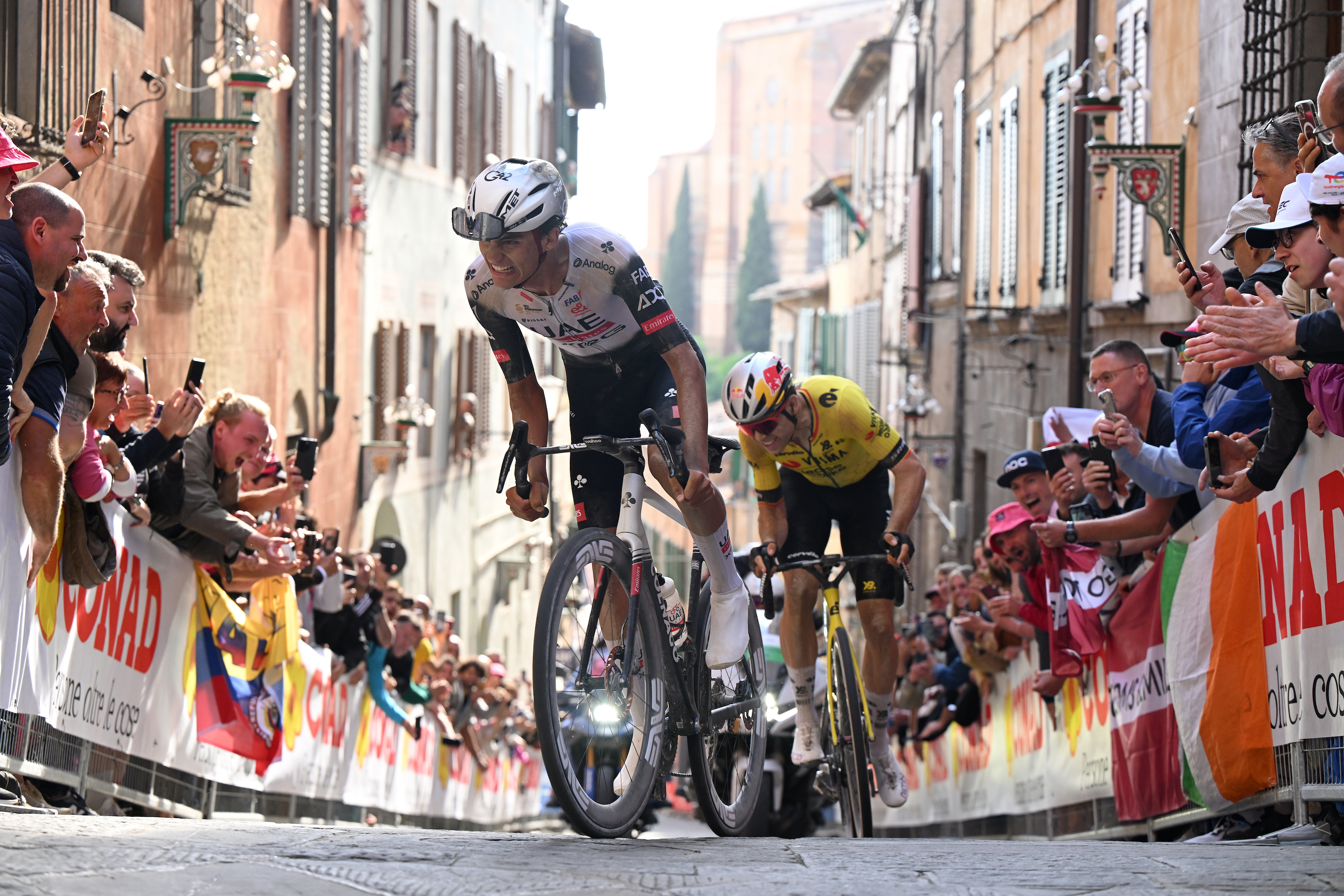 Giro d&#039;Italia 2025 stage 9 Siena