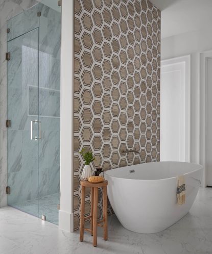What’s the best layout for a narrow bathroom? | Homes and Gardens
