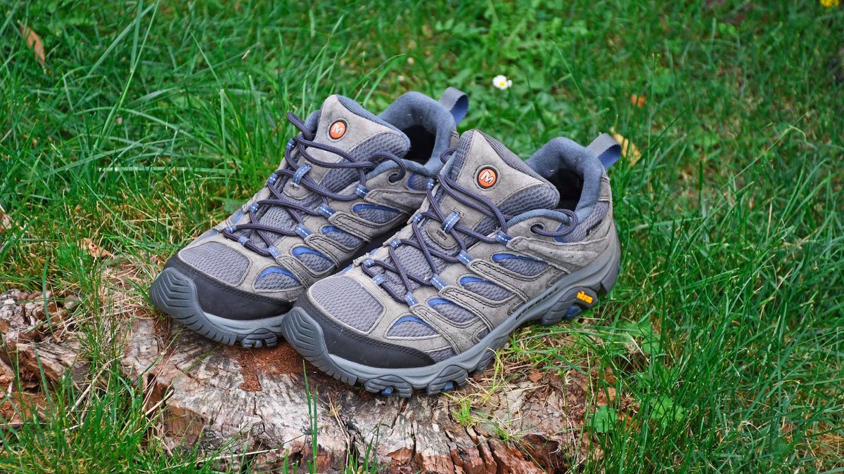 The Best Brands Of Hiking Boots For Your Mountain Adventures | Advnture