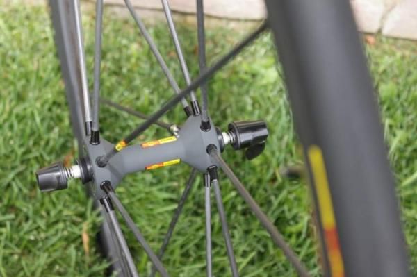 The R-Sys Exalith front hub.