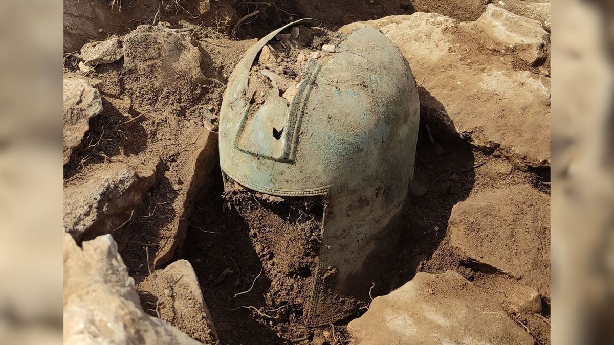 2,500-year-old Illyrian helmet found in burial mound likely caused ‘awe in the enemy’