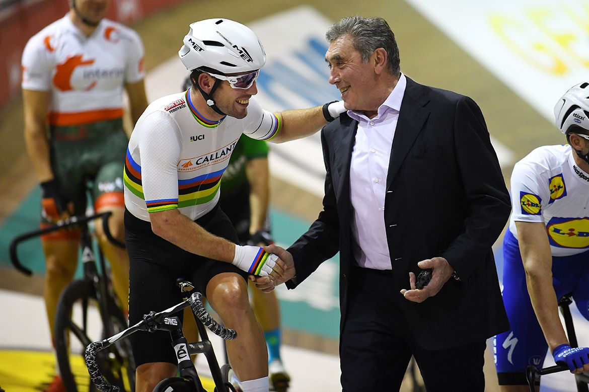 Mark Cavendish says hello to Eddy Merckx at the 2016 Gent Six Day