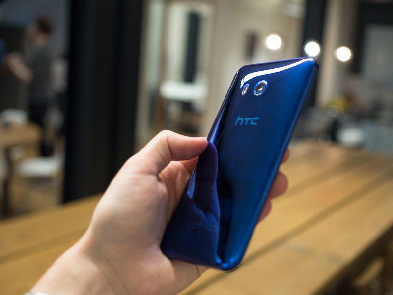 HTC U11 blue