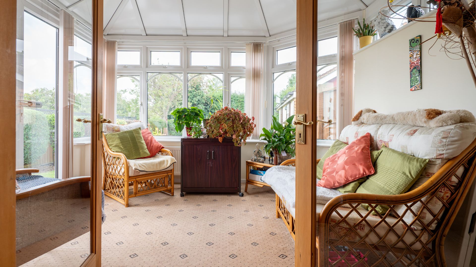 picture of uk conservatory attached to home