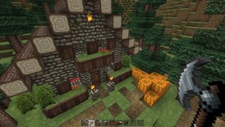Pack de textures Minecraft - John Smith Legacy - Un joueur tient une hache d'aspect médiéval tout en regardant une maison de village avec du bois détaillé et des pierres pavées