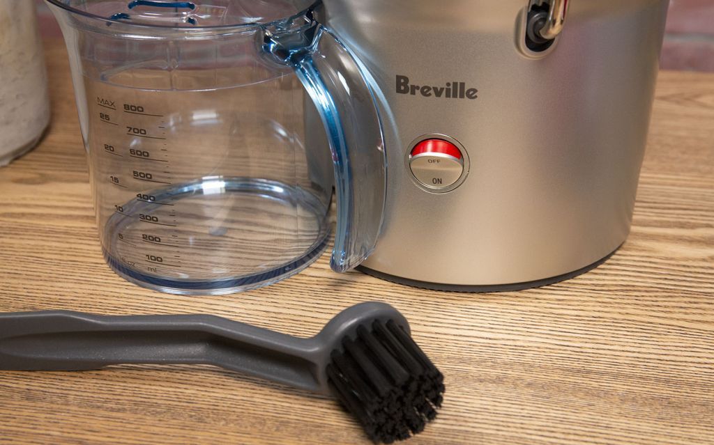 The Breville Juice Fountain Compact BJE200XL's brush