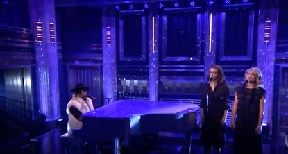 D'Angelo and Princess perform on The Tonight Show.
