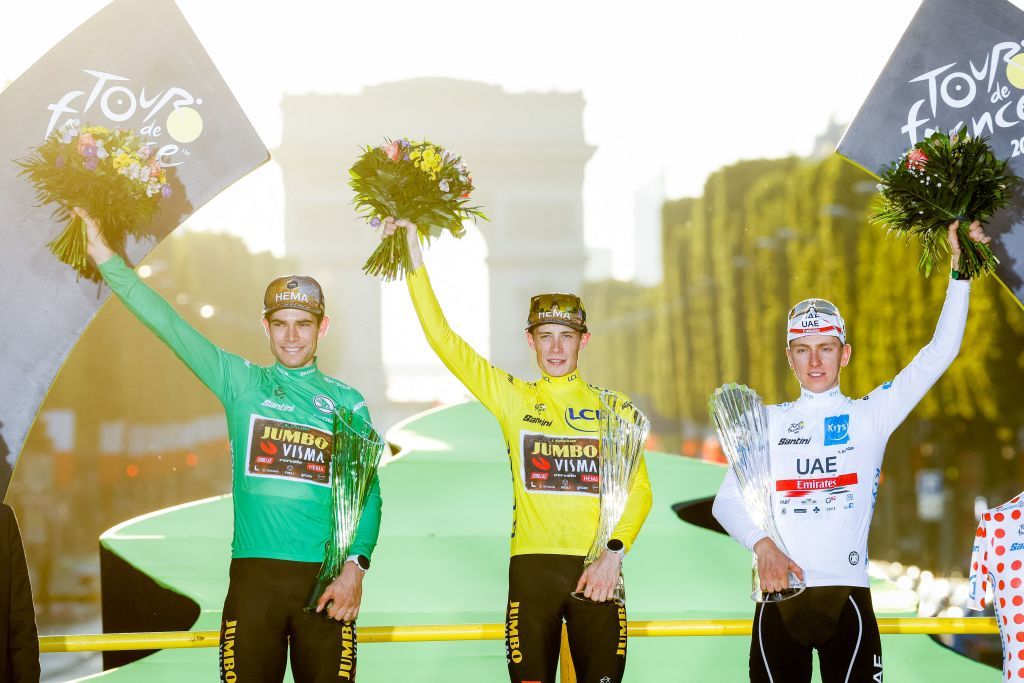 Mixed reception as Tour de France proposes broadcast of team radio