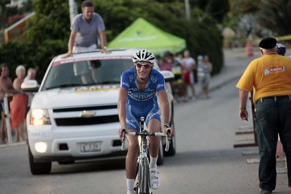 Brice Feillu (Agritubel) crosses the finish line in third place.
