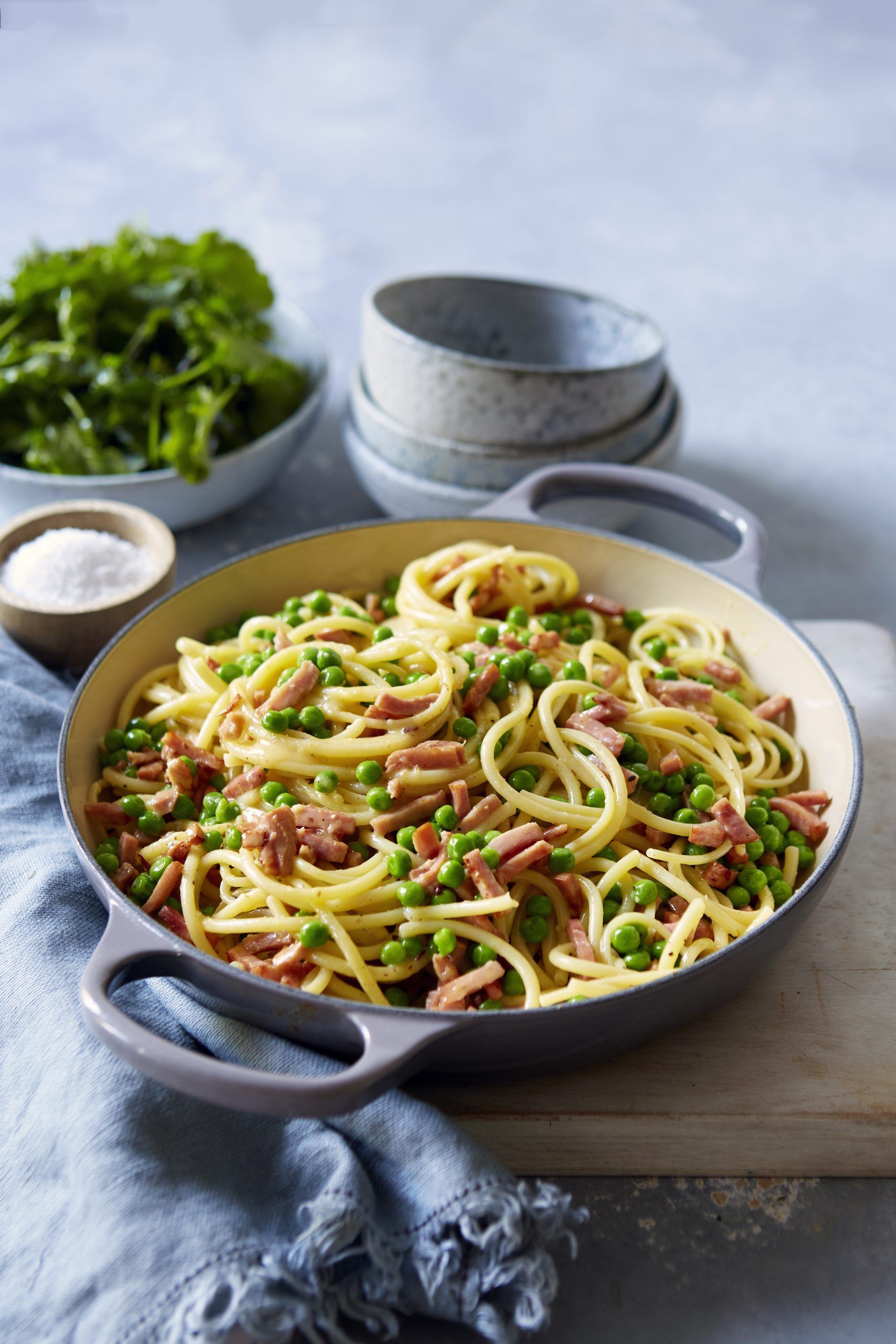 Quick pasta carbonara with peas and gammon recipe