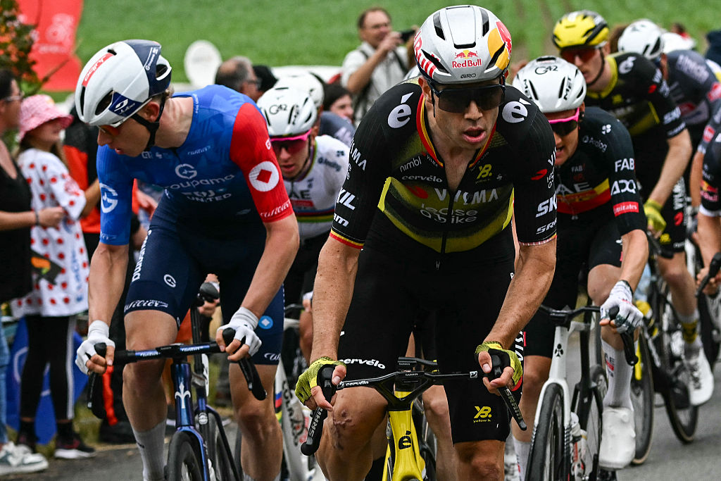 Team Visma - Lease a bike team&#039;s Belgian rider Wout van Aert cycles in the ascent of Cote du Haut Pichot during the 2nd stage of the 112th edition of the Tour de France cycling race, 209.1 km between Lauwin-Planque and Boulogne-sur-Mer, Northern France, on July 6, 2025. (Photo by Loic VENANCE / AFP)
