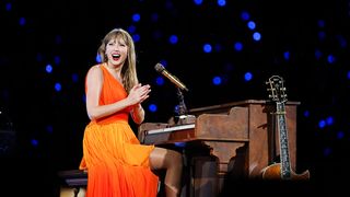 Taylor Swift piano