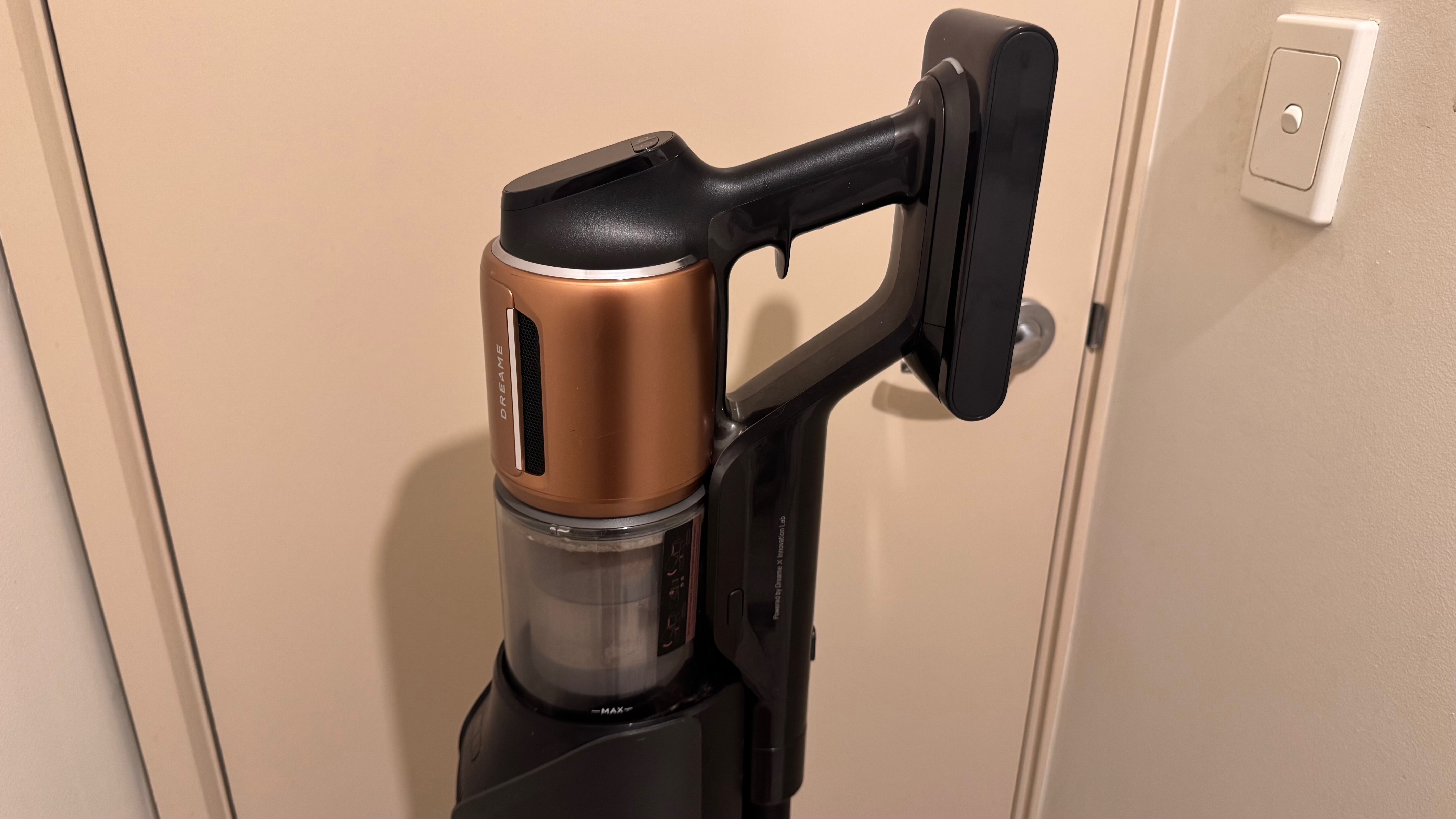 Dreame Z20 handle when docked