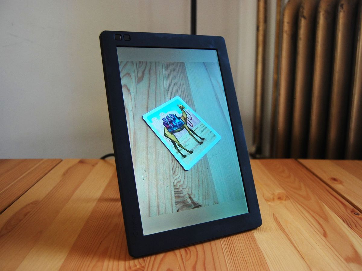 Nixplay&amp;#39;s widescreen Seed is a stellar digital frame with classic look