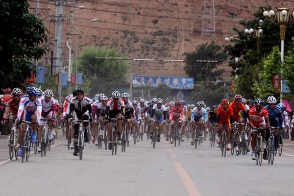 The peleton whilst doing a five lap circuit of start town Xunhua.