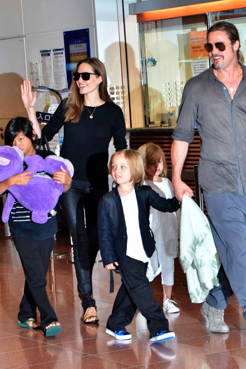 Angelina Jolie at the #airport  Angelina jolie, Angelina jolie style,  Angelina