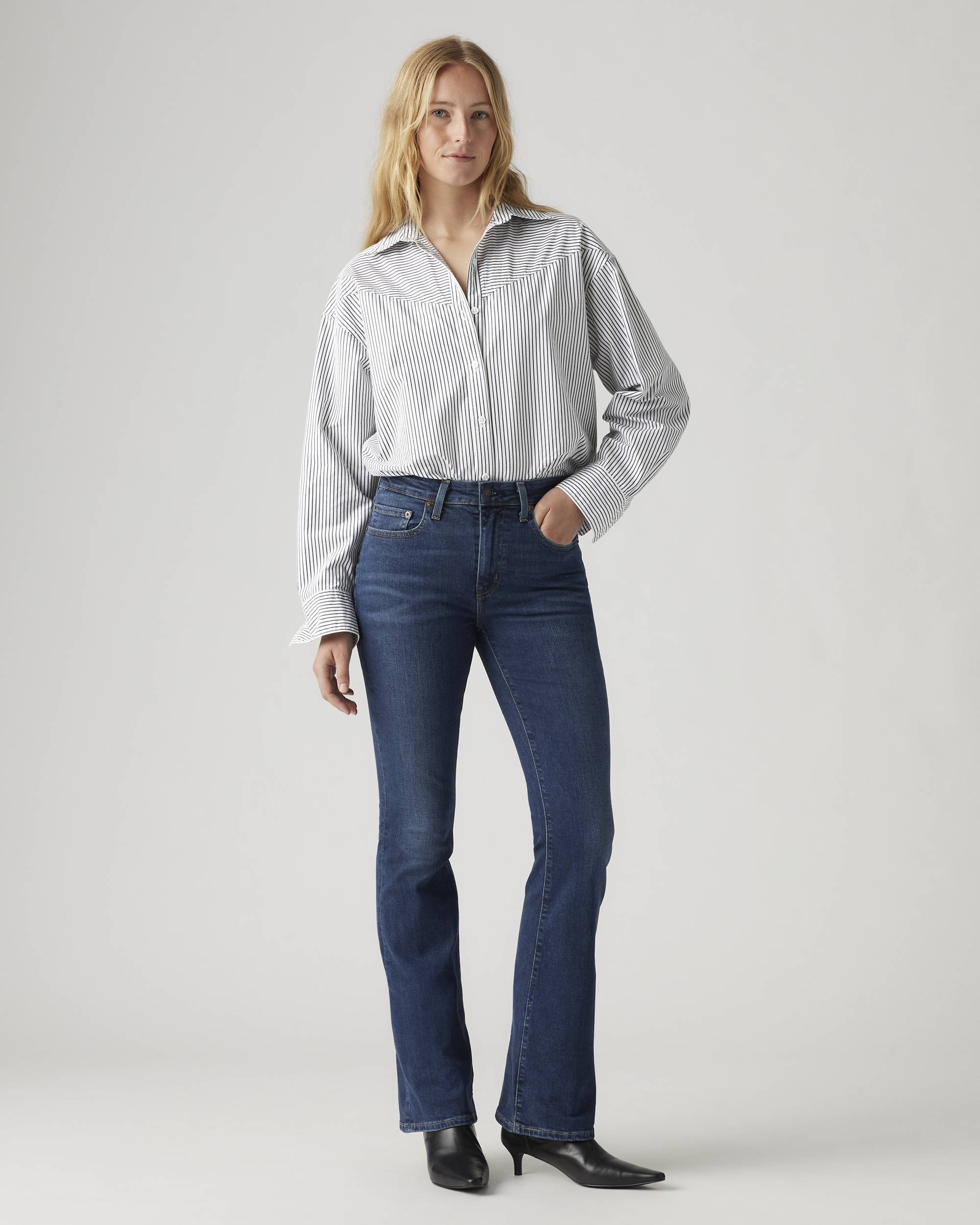 Levi, 725 High Rise Bootcut Jeans