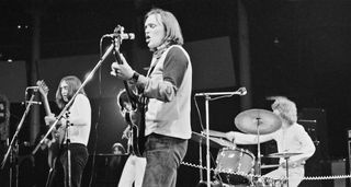 Wayne Perkins performs live in London circa 1972