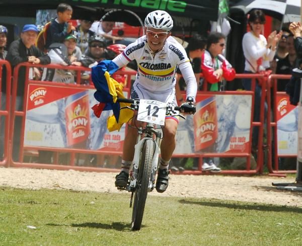 Angela Carolina Parra Sierra (Colombia) nears the finish
