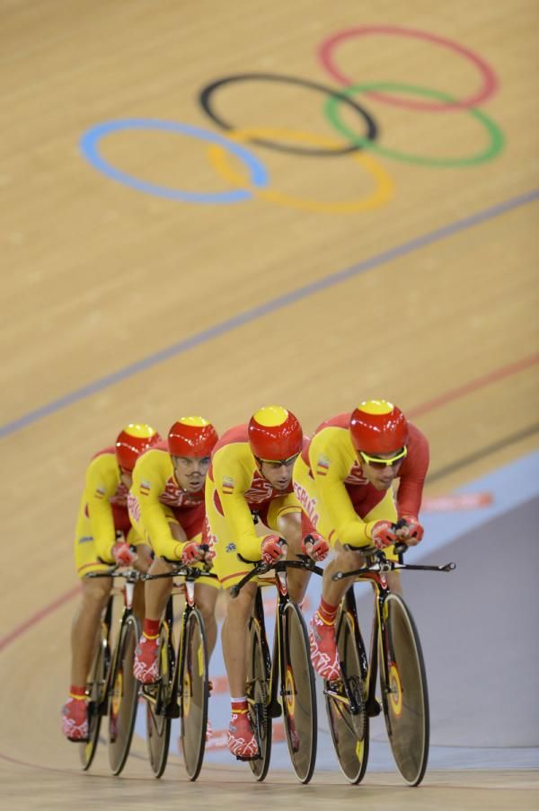 Spain's team pursuit squad set a time of 4:02.113
