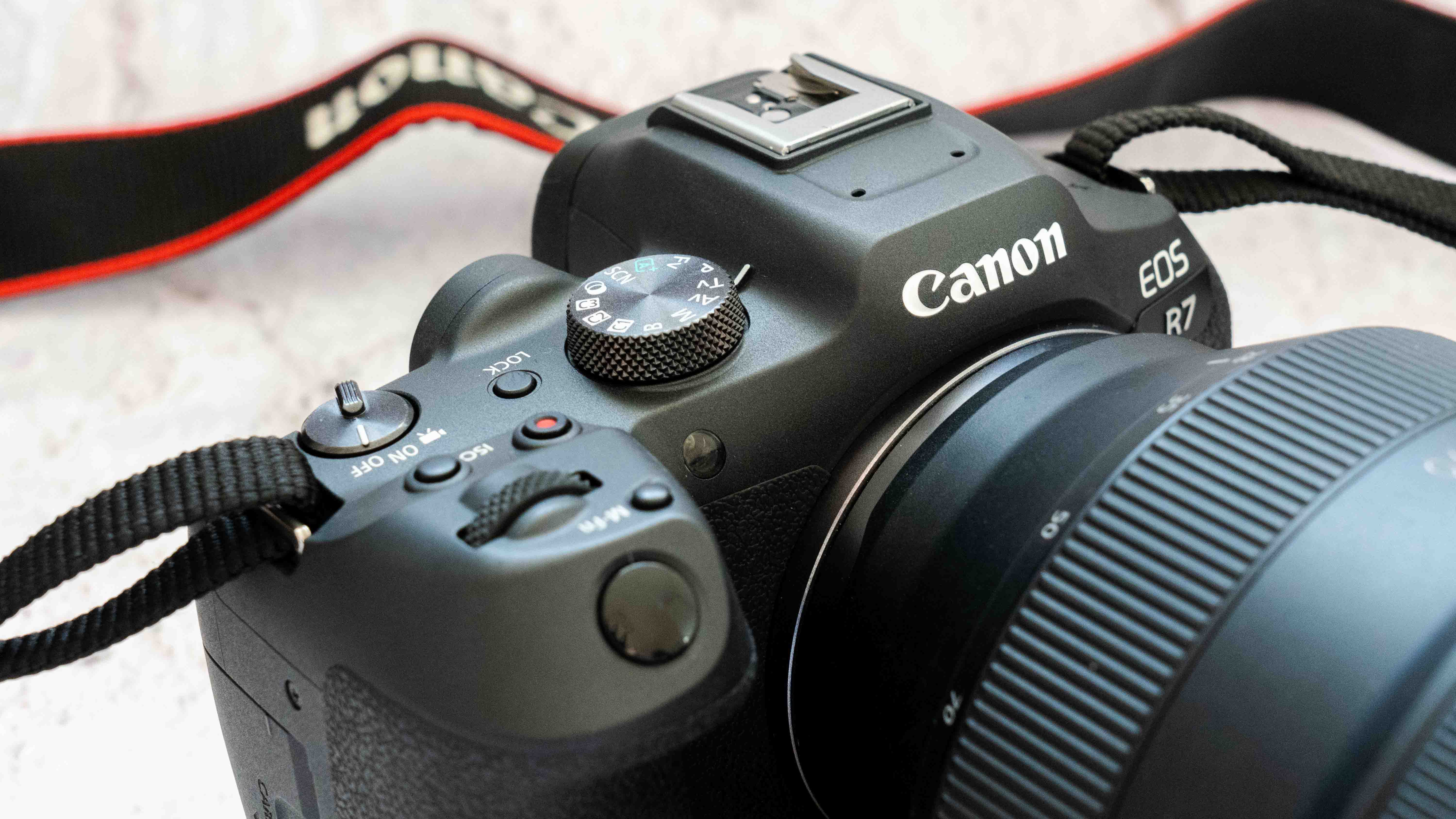 Canon EOS R7 Review | Space