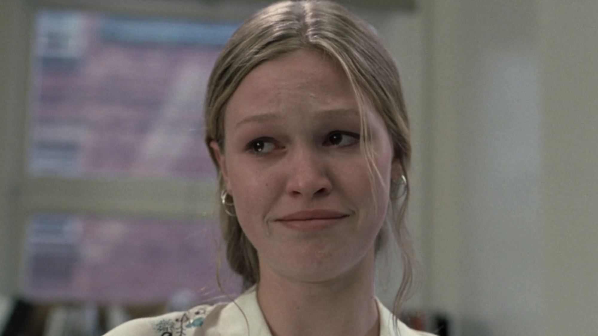 Julia Stiles crying while in class in 10 Things I Hate About You