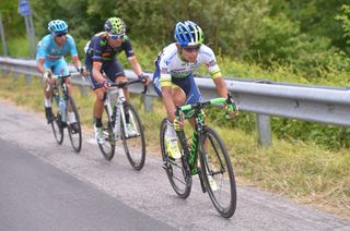 Esteban Chaves (Orica-GreenEdge) leading Valverde and Nibali