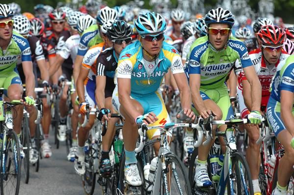 Alexandre Vinokourov (Astana) and Ivan Basso (Liquigas-Doimo) during stage 12