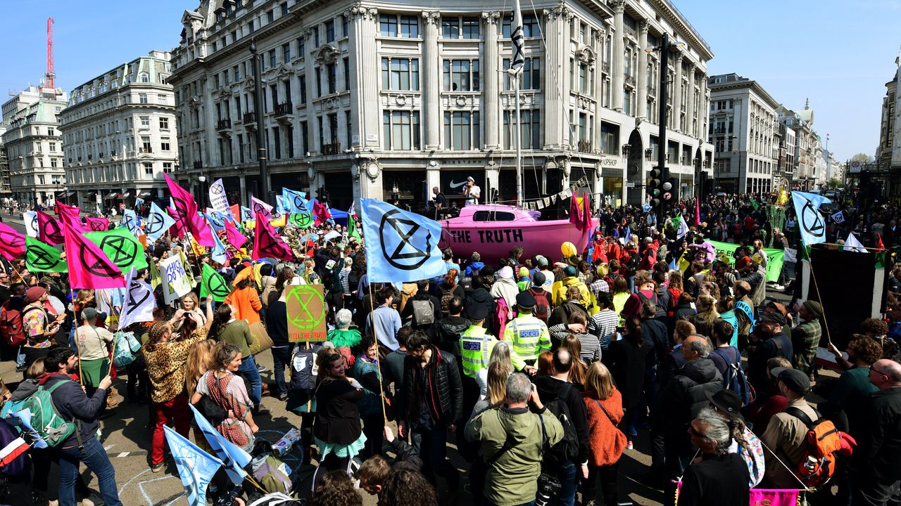 Extinction Rebellion protesters 