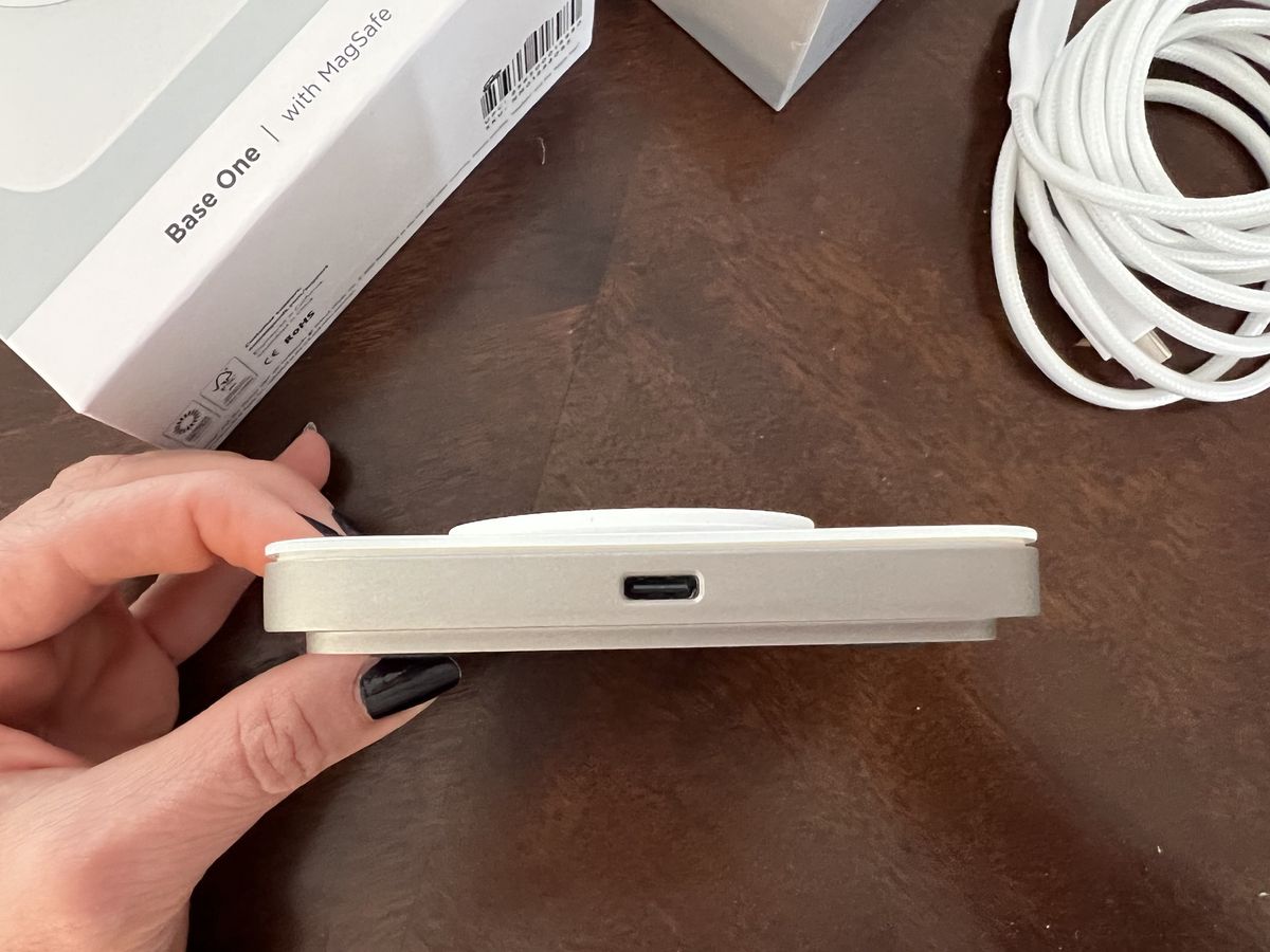 Nomad Base One Magsafe Charger Lifestyle Usb C Port