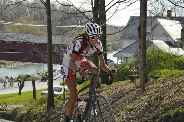 Alizee Brien (specialized-mazda-sgc) chases Veronique Fortin (Tibco) near Buskirk