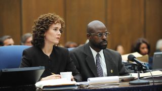 Sara Paulson and Sterling K. Brown in The People v. O. J. Simpson: American Crime Story