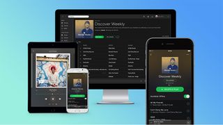 Spotify Connect i bruk på en Mac, et nettbrett og en mobiltelefon.