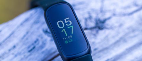 Fitbit Inspire 3 close-up home screen hero 21x9