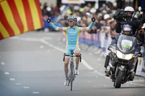 Maxim Iglinskiy (Astana) wins alone in Ans.