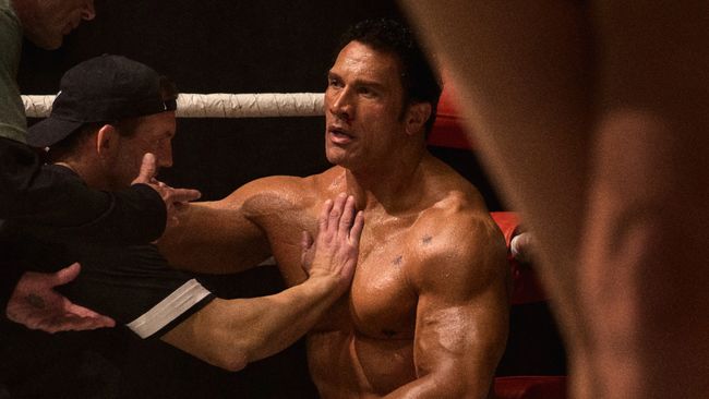 I Can’t Get Enough Of This Clip Of Emily Blunt Roasting People Who’ve Been Saying The Rock Is Skinny Now