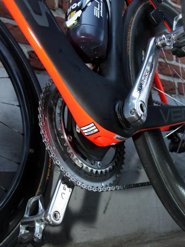 Mark Cavendish's (HTC-Highroad) new Specialized Venge aero road frame uses press-fit bottom bracket cups.