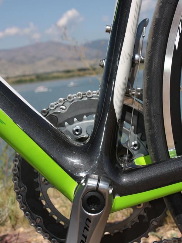 The asymmetrical seat tube places more material on the non-driveside for better bottom bracket stiffness