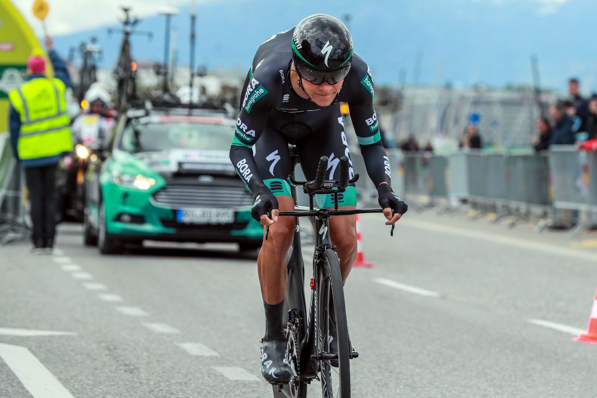 Felix Gro&szlig;schartner midway through the stage