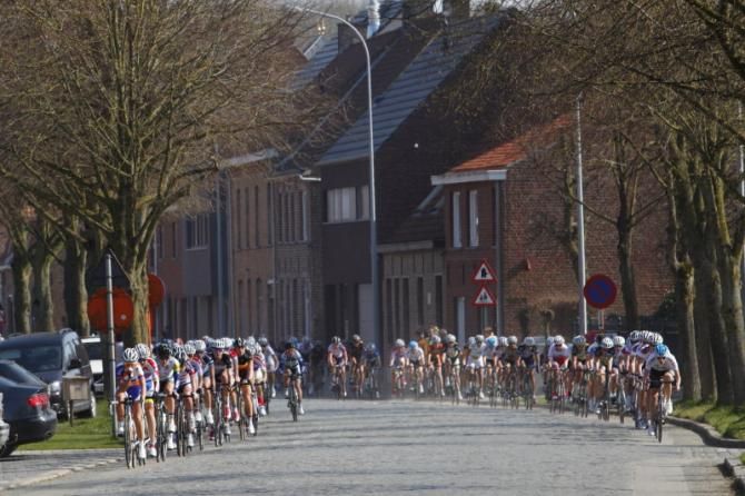 A coobled main road meant that riders used the smooth gutters on either side