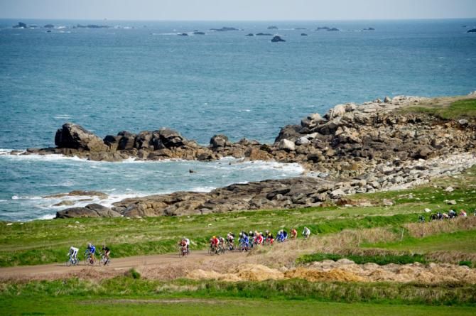 Many riders try to make a break away at the beautiful coast of Brittany