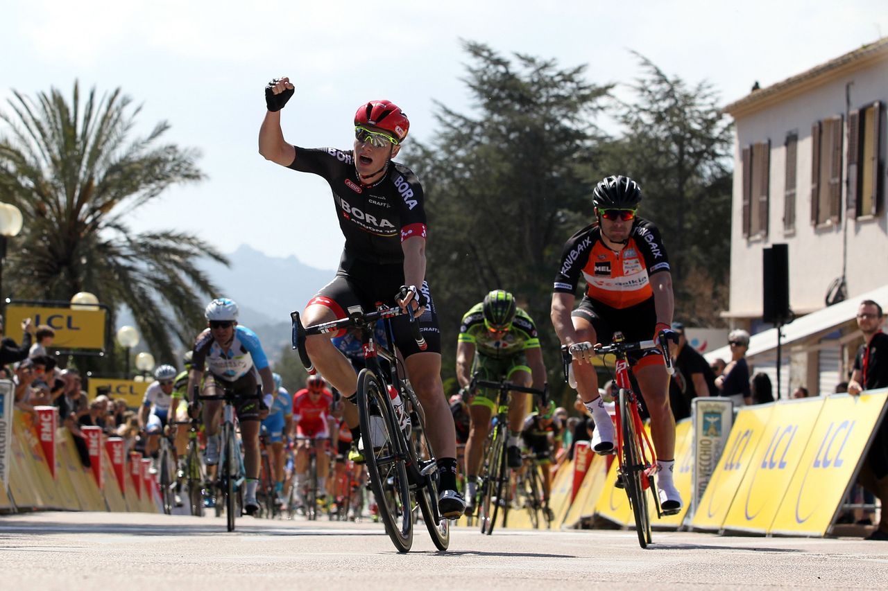 Sam Bennett wins the opening stage of the Criterium International in 2016.